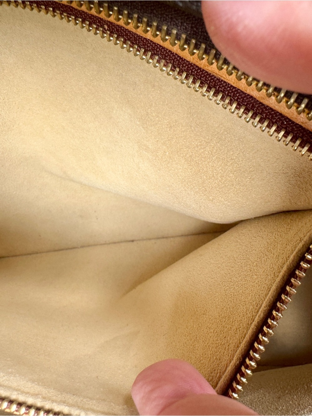 Louis Vuitton Monogram Canvas Tote in Brown with Tan Straps - Picture 4 of 7